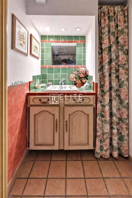 Grasse : Maison de Maître avec Potentiel Constructible Majeur ! - photo 13