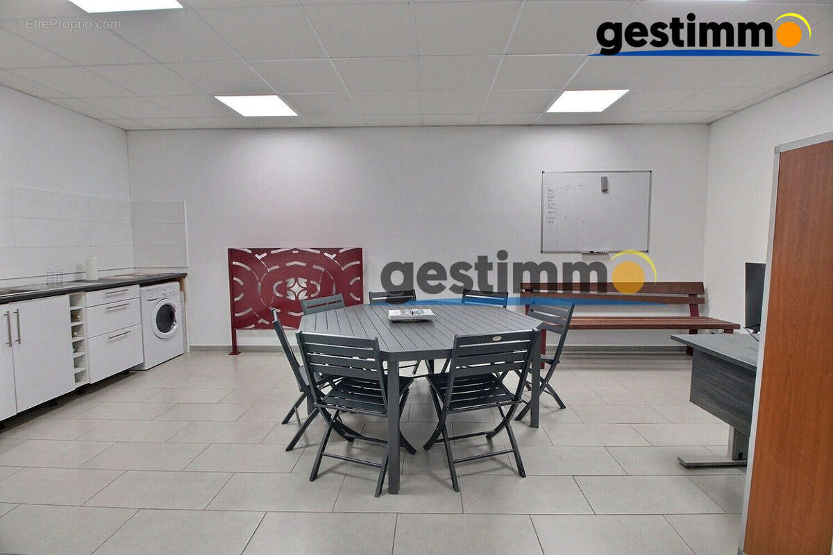 Commerce 334 m² à Matoury  - photo 8