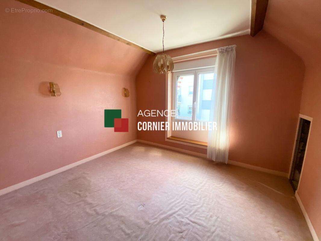 Maison à NOYAL-SUR-VILAINE