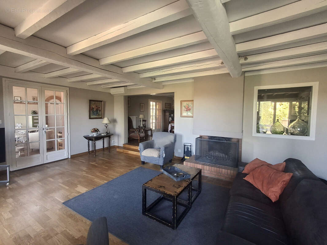 Maison à RENNEVILLE