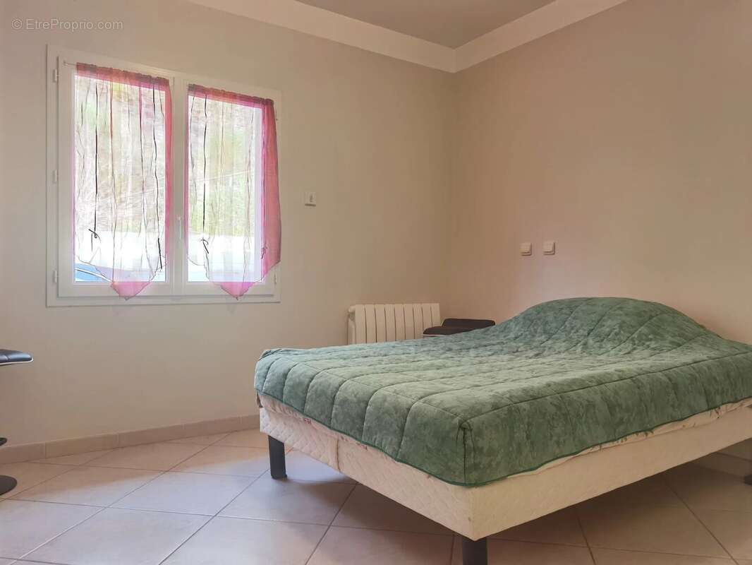 Maison à SAINTE-JULIETTE