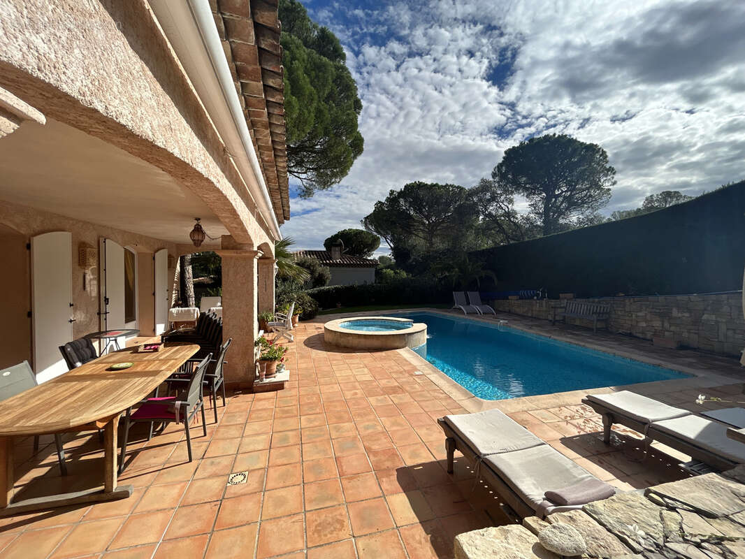 Autre à SAINT-RAPHAEL