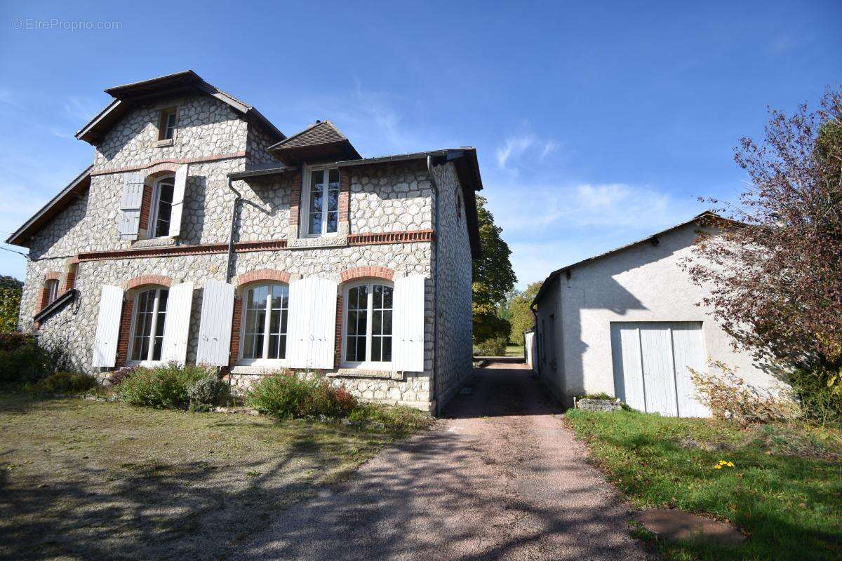 Maison à COSNE-COURS-SUR-LOIRE