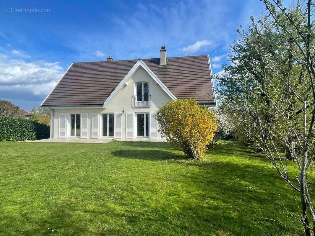 Maison à SAINT-DOULCHARD