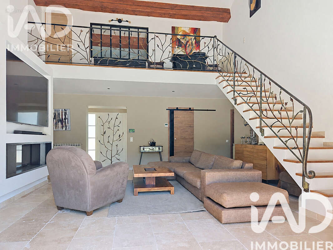 Maison 175 m² à Callian  - photo 8
