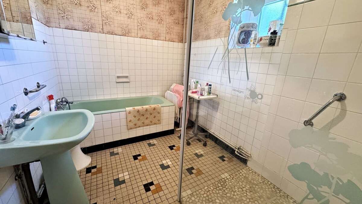 Maison pierre et moellons à NAUJAN - photo 5