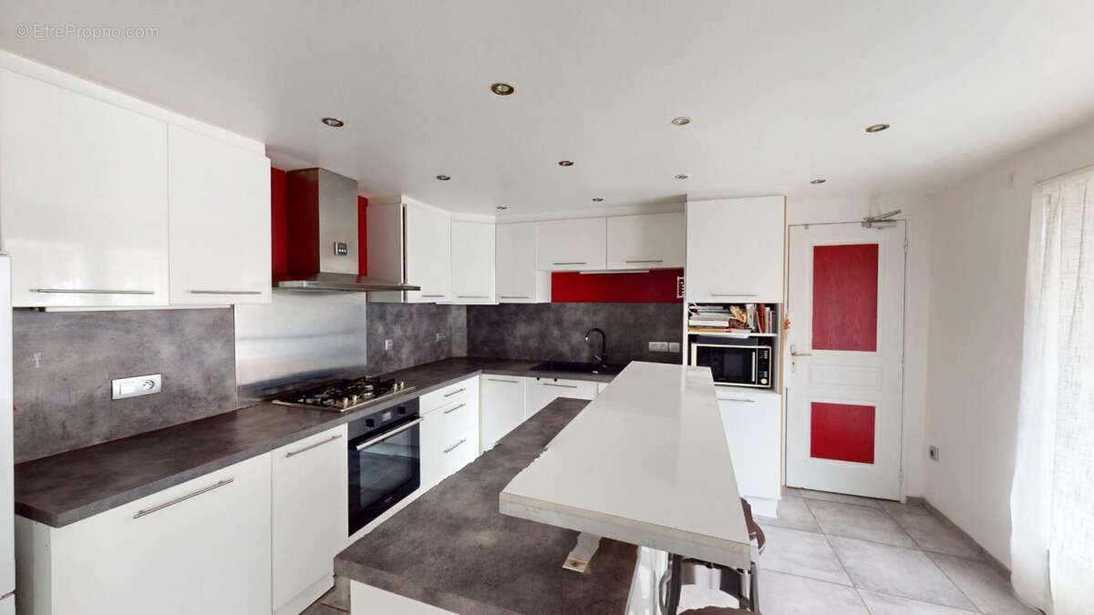 Maison à JOUY-LE-CHATEL