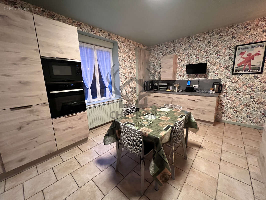 Maison à NEUFMANIL
