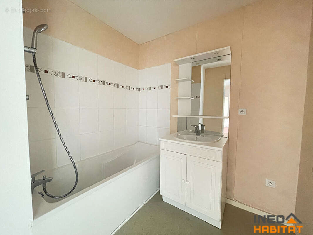 Appartement à LA MEZIERE