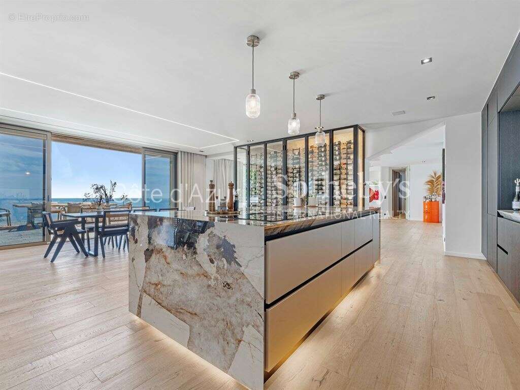 Villa de luxe aux Issambres avec vue mer panoramique et piscine à débordement - photo 6
