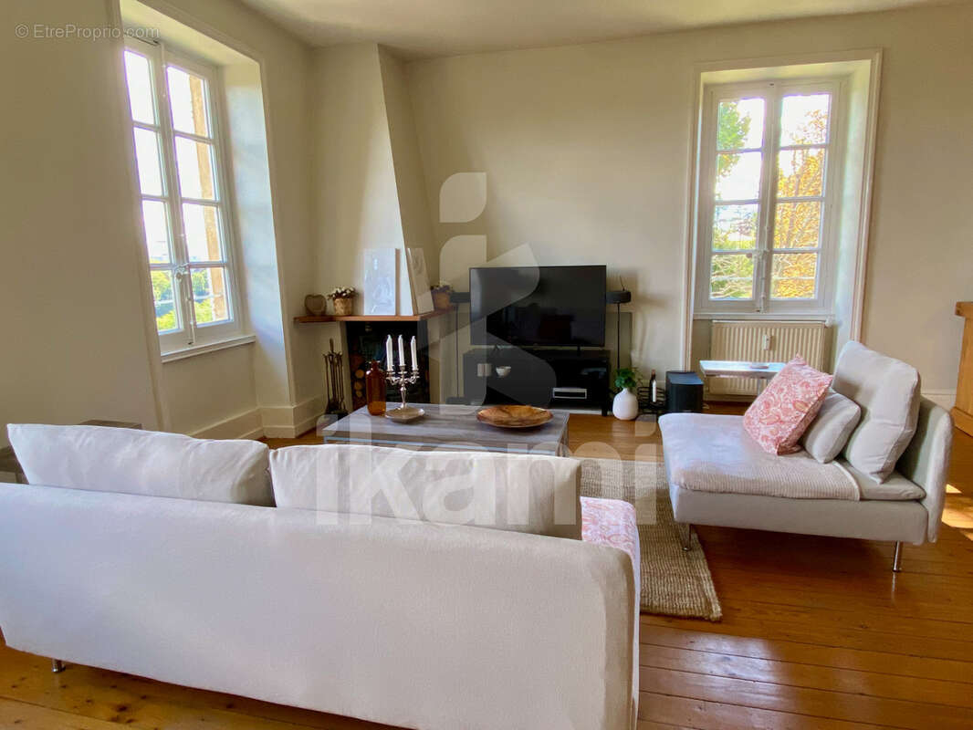 Coup de coeur à Gleizé : appartement T4 lumineux aux pierres dorées et âme Beaujolaise ! - photo 3