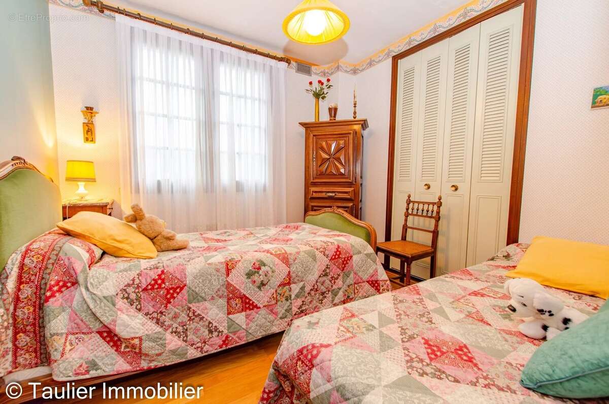 ST VÉRAND -- Élégante maison familiale 5 chambres - photo 23