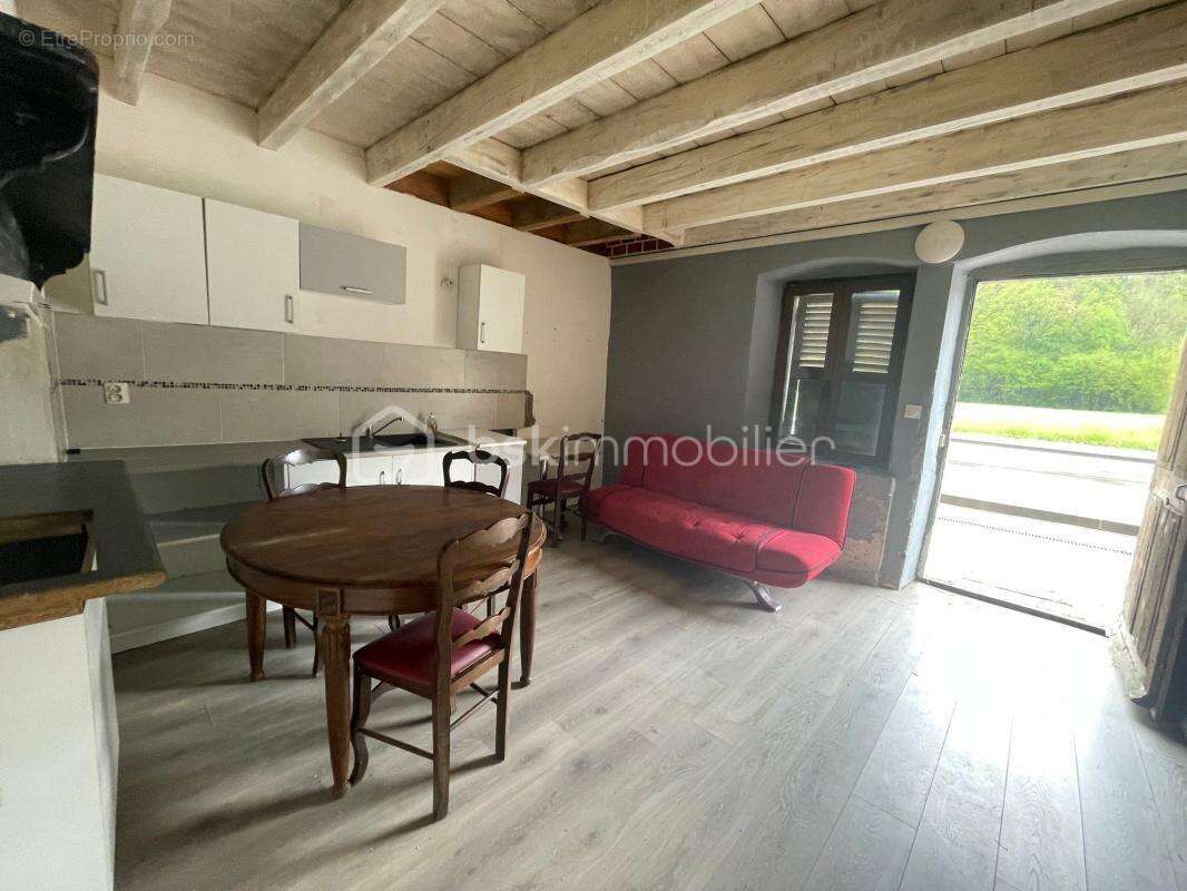 Commerce à SALLENOVES