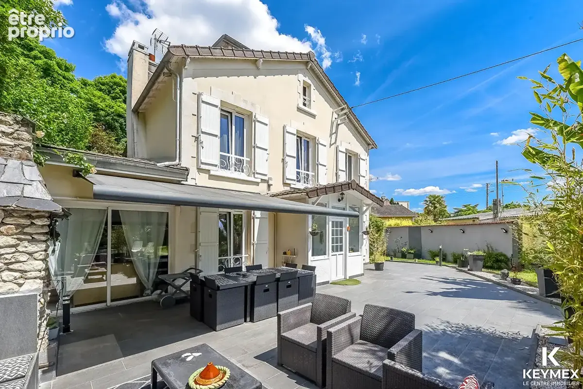 Maison à EZANVILLE