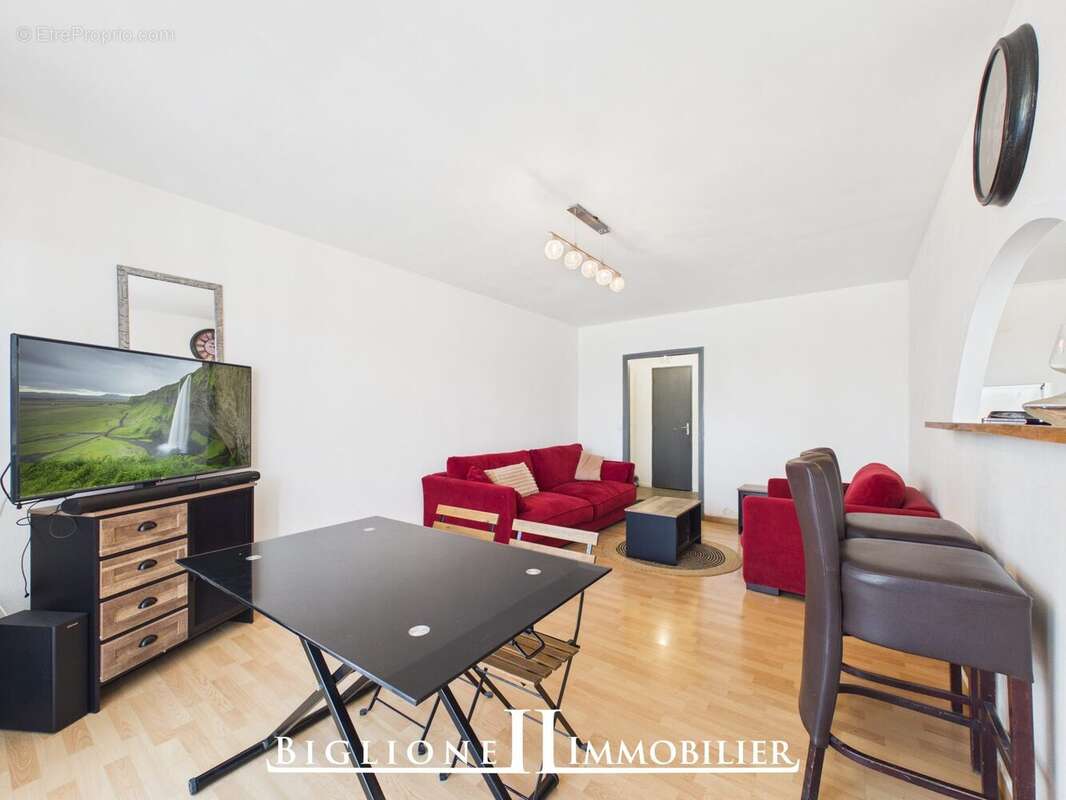 Appartement à VAUJOURS