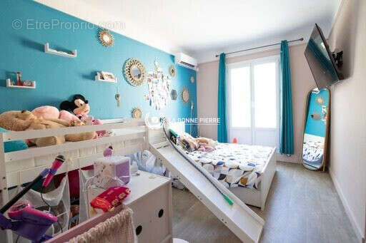 Commerce à L'ISLE-SUR-LA-SORGUE