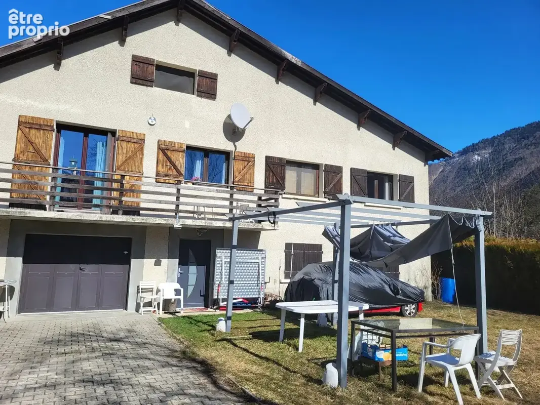 Belle maison avec terrain potentiellement constructible - photo 1