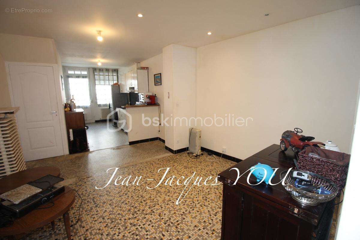 Maison à SAINT-HILAIRE-DU-HARCOUET