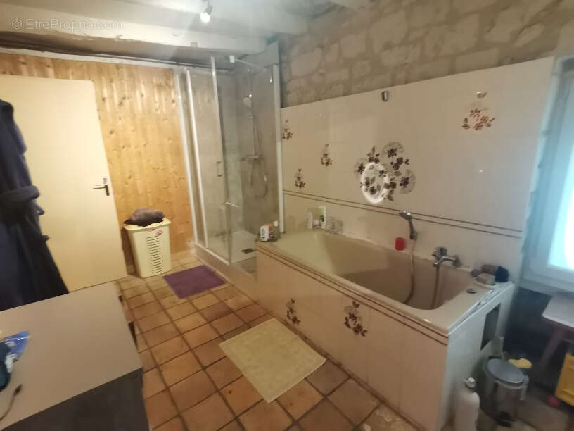 Maison à LA ROCHE-CLERMAULT