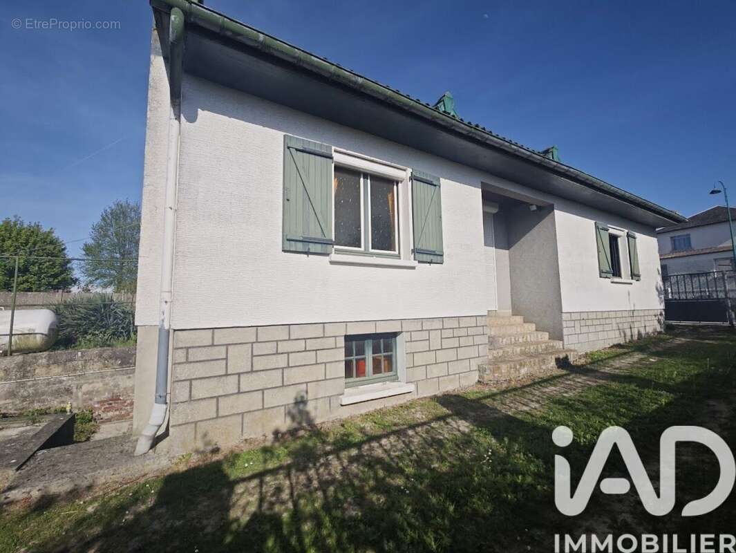 Photo 2 - Maison à ROISEL