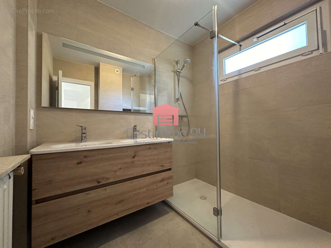Appartement à FONTENAY-SOUS-BOIS