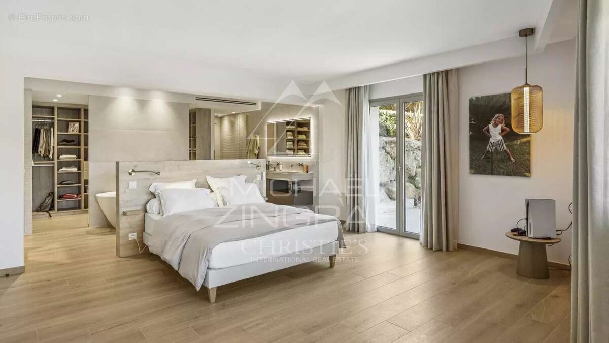 Maison à MANDELIEU-LA-NAPOULE