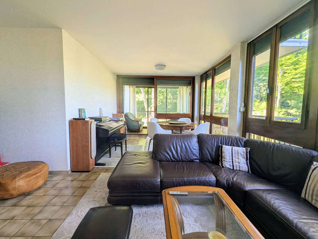 Appartement à JOUY-EN-JOSAS
