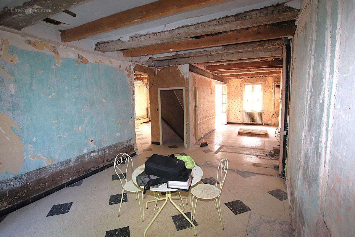 RARE - Demeure de caractère de 300 m² à rénover sur 5 385 m² de terrain - photo 12