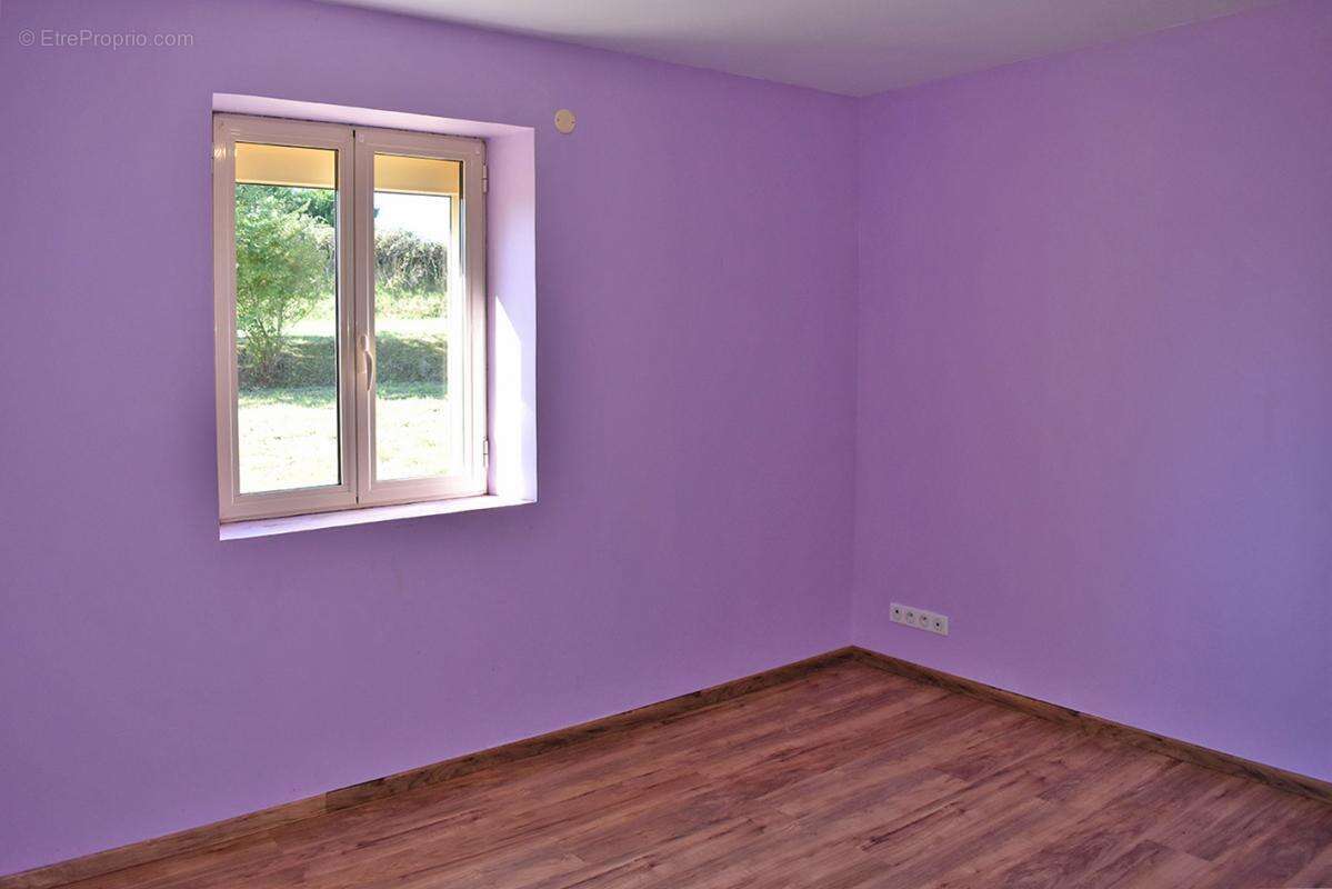 Maison à SAINT-GENIES