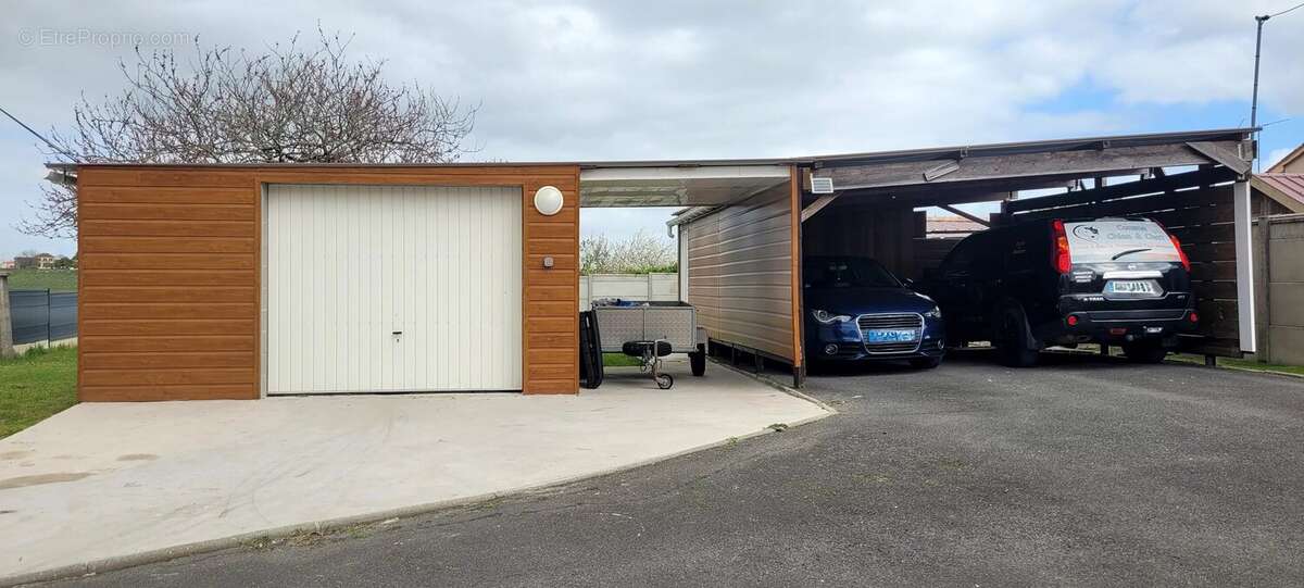 Maison à SAINT-MARTIN-LACAUSSADE