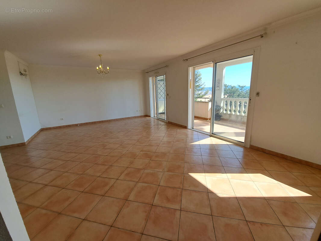 Appartement à HYERES