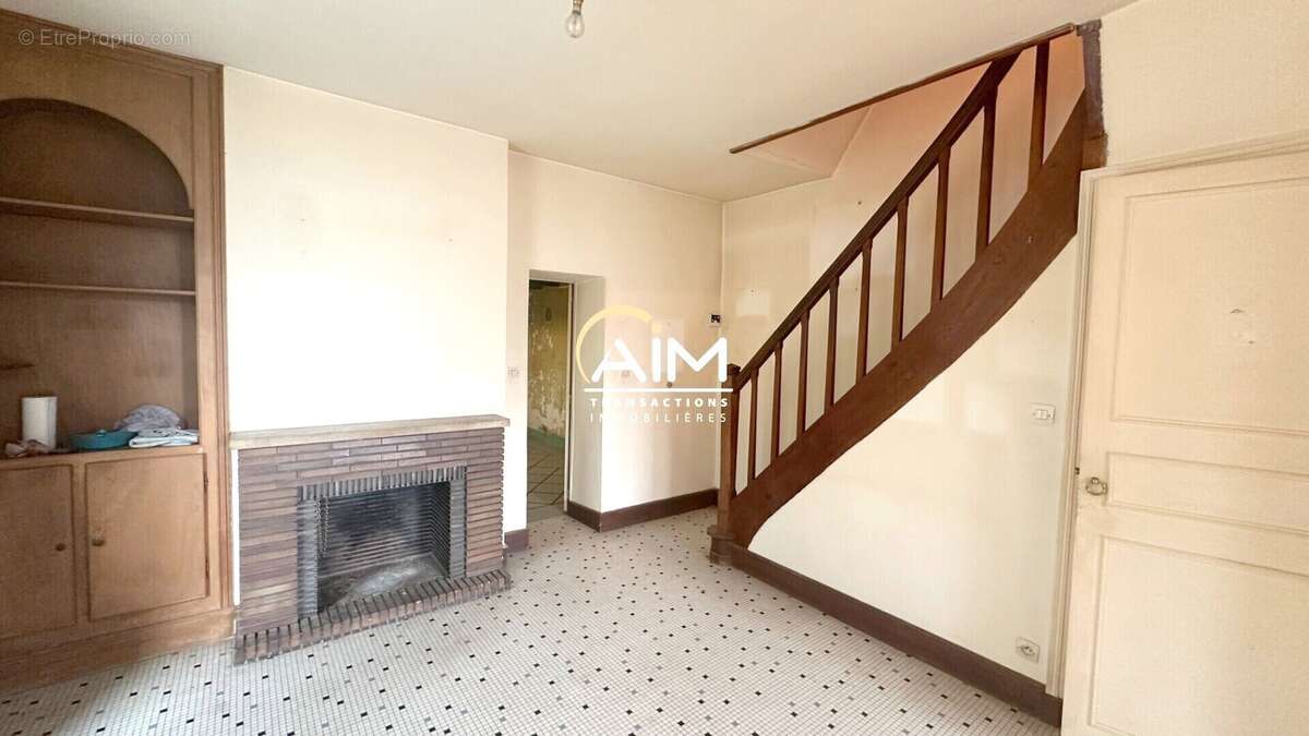 Maison à NAZELLES-NEGRON