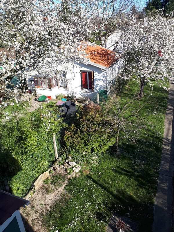 Maison à SAINTE-GENEVIEVE-DES-BOIS