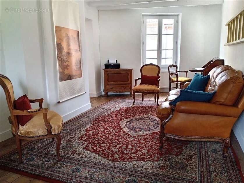 Maison à MAGNAC-LAVAL