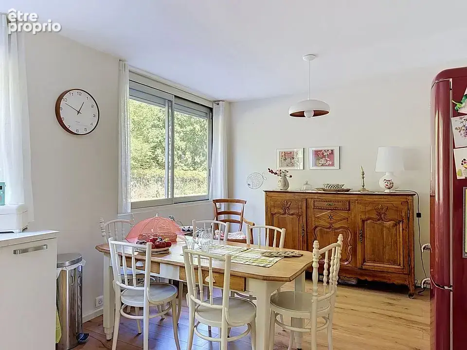 Très beau T4-5 donnant sur la verdure - photo 7
