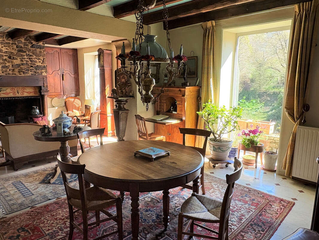 Magnifique maison en pierres aux bordes d’une rivière - photo 17