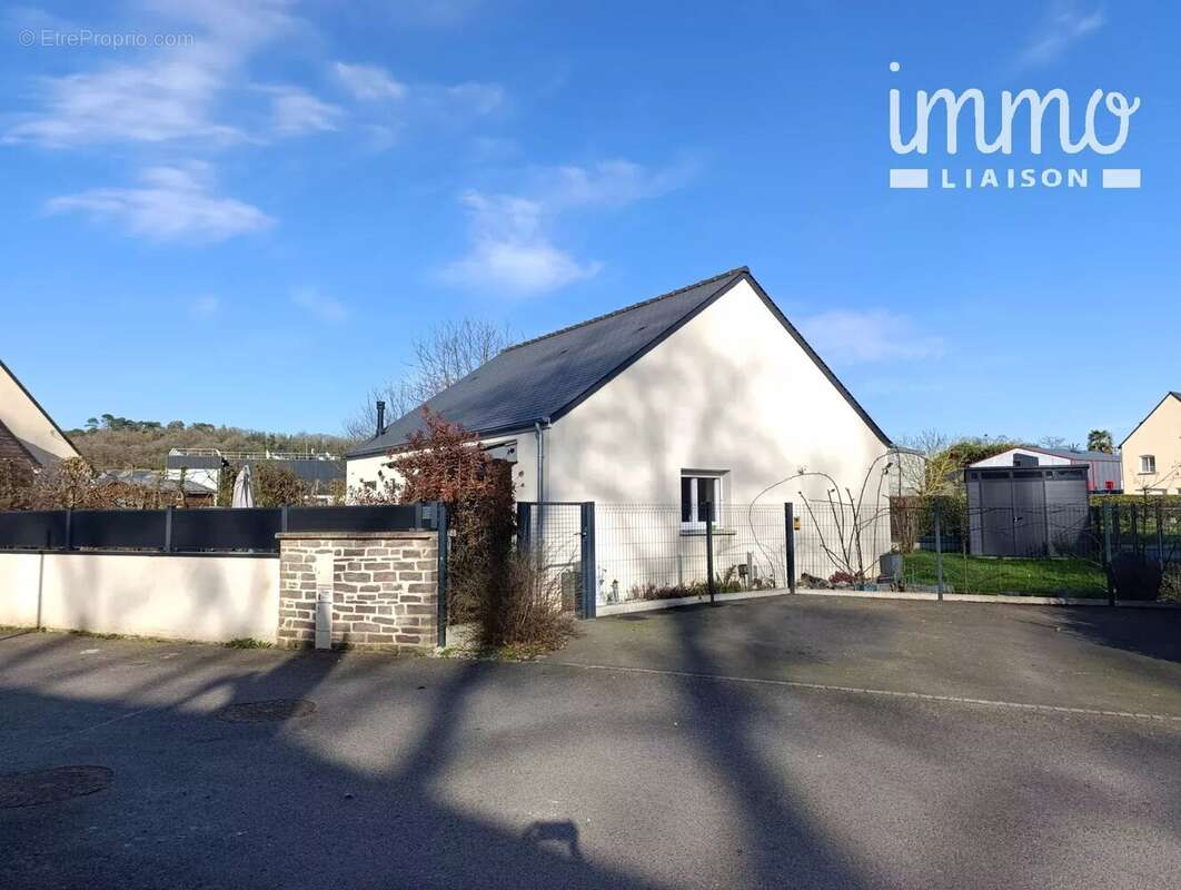 Maison à LA CHAPELLE-BOUEXIC