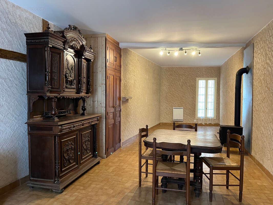 Maison à COUSSAC-BONNEVAL