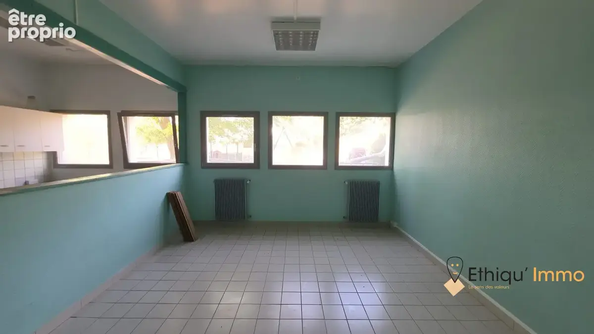 Commerce 929 m² à vendre à Chaumont (52000) - photo 9