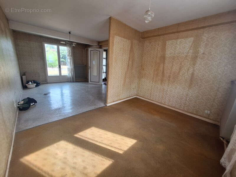 Maison à BIARS-SUR-CERE