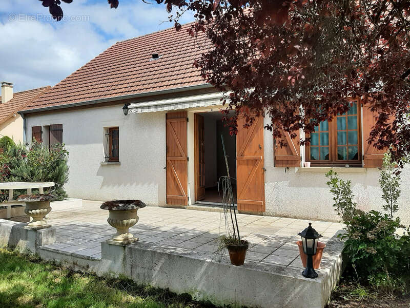 Maison à LUZY
