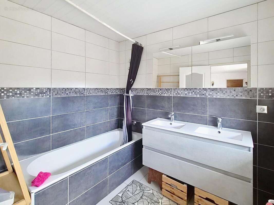 Maison 212 m² à Valeyrac  - photo 9
