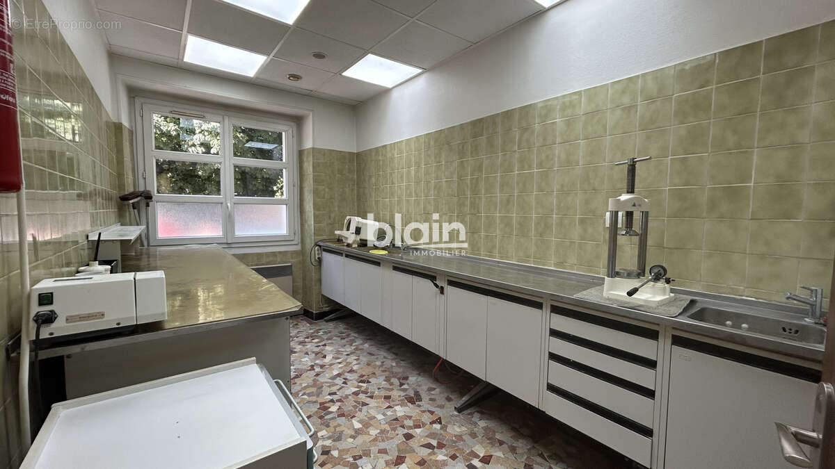 Local commercial - 96 m2 grenoble centre - photo 8