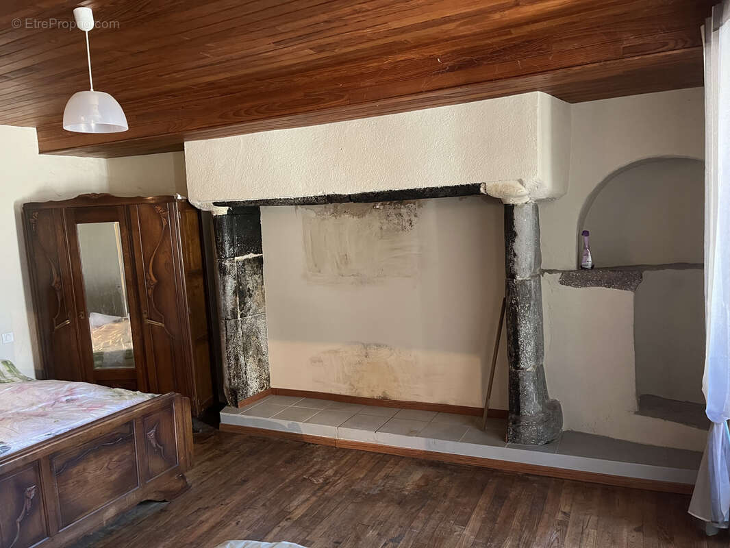 Maison à ANGLARDS-DE-SALERS