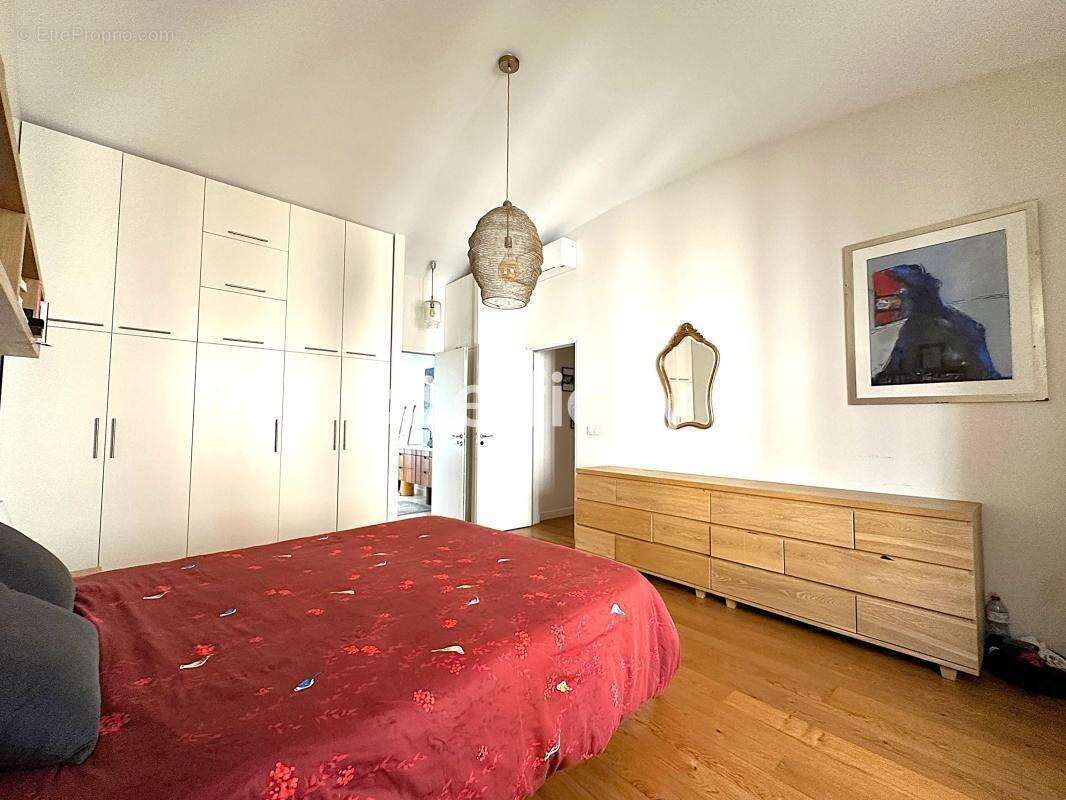 Appartement à PARIS-11E