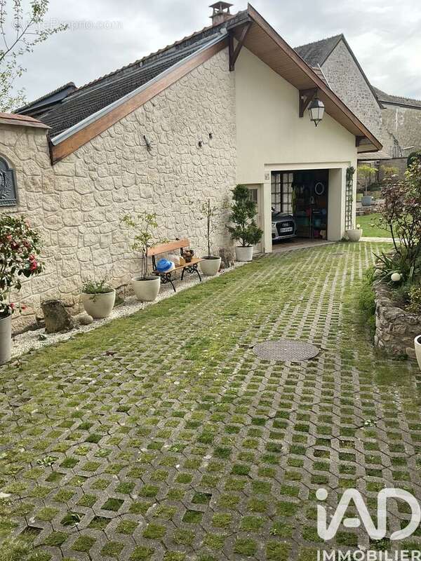 Maison 101 m² à Chenay  - photo 2