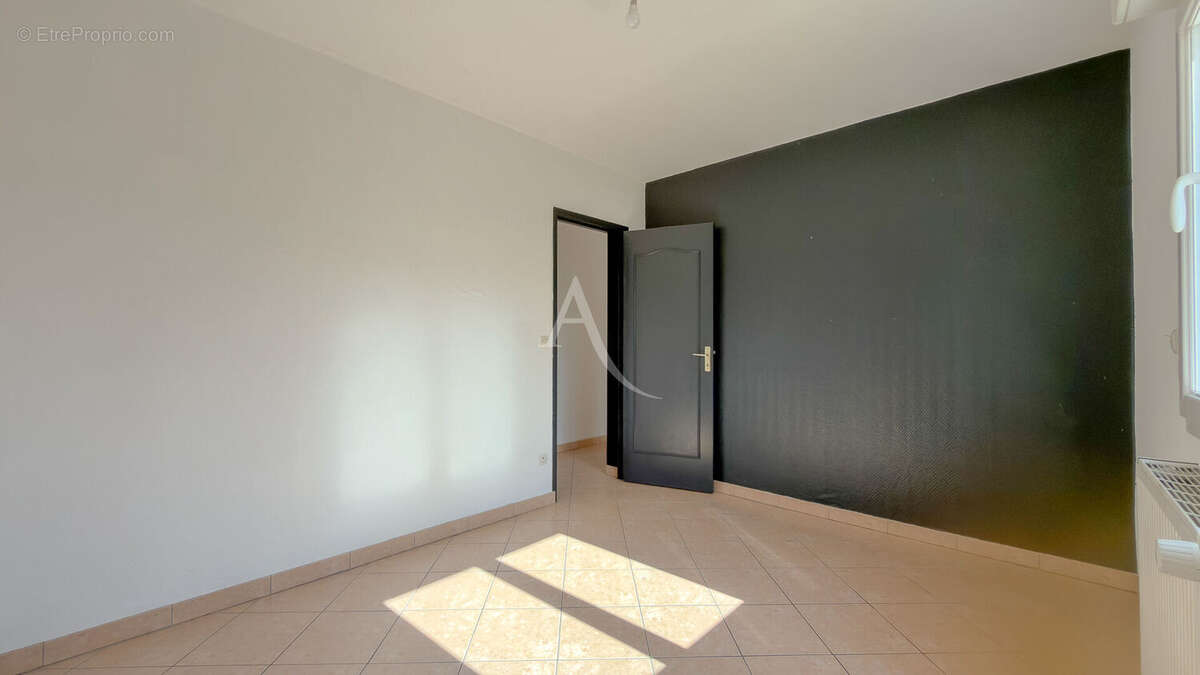 Maison à VIGNEUX-SUR-SEINE