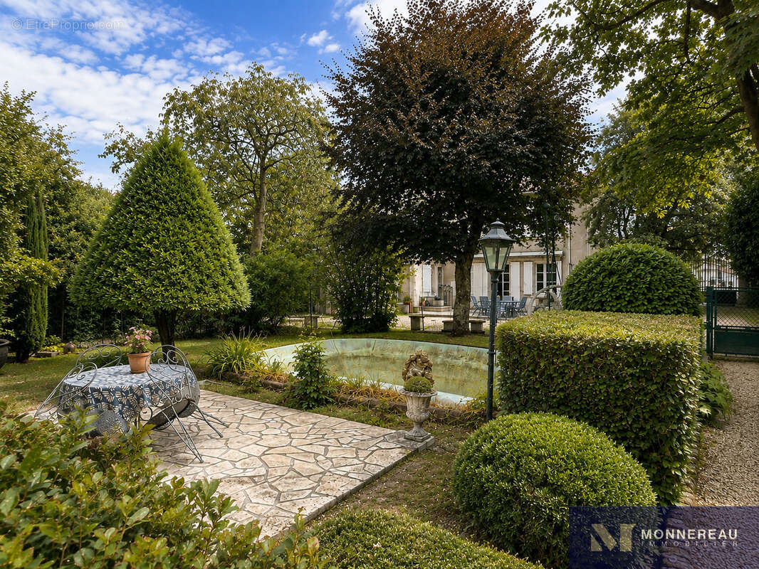 Maison bourgeoise avec parc et piscine en coeur de ville - photo 30