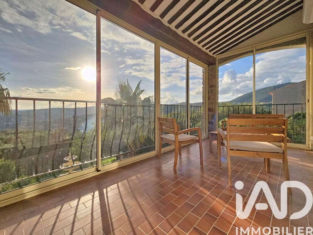 Photo 6 - Maison à ROQUEBRUNE-SUR-ARGENS