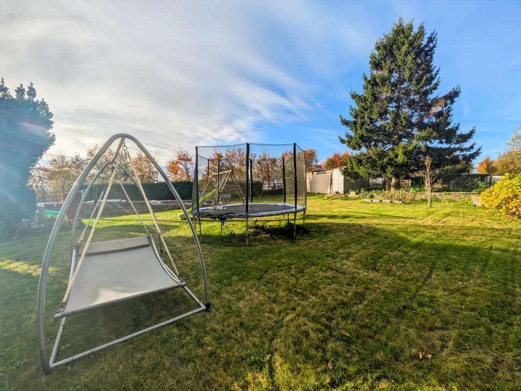 Maison à PERRIERS-EN-BEAUFICEL